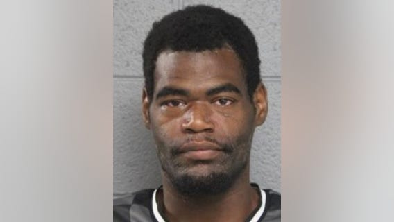 Chicago man arrested after attacking woman during robbery attempt, police say