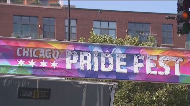 Chicagoans brave the heat for Chicago Pride Fest