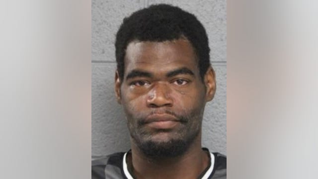 Chicago man arrested after attacking woman during robbery attempt, police say