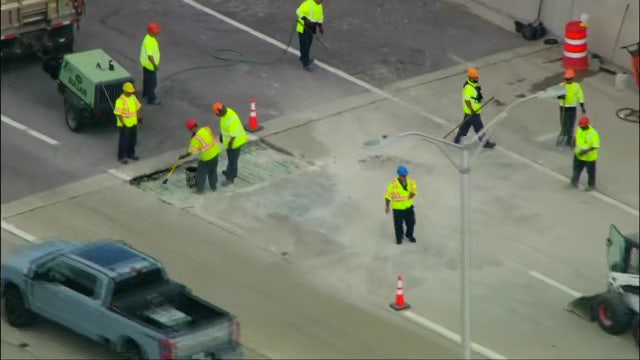 Large pothole on I-294 damages roughly 15 cars