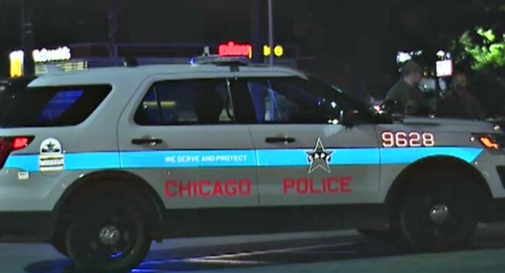 Chicago police officer shot while driving on South Side, suspect in custody, CPD says