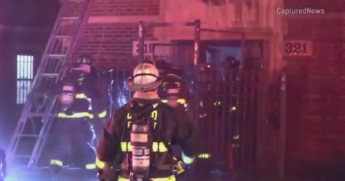 Man dies in apartment fire on Chicago's West Side | FOX 32 Chicago