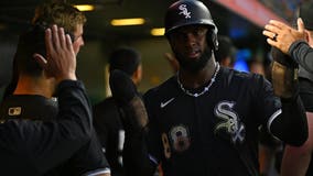 White Sox crush Pirates 10-1 behind homers by Luis Robert Jr. and Edgar Quero