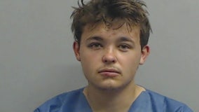 Illinois teen charged with DUI in crash that killed woman, other teen, police say