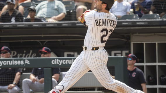 Kwan drives in go-ahead run in 10th, makes sliding catch in bottom half as Guardians beat White Sox