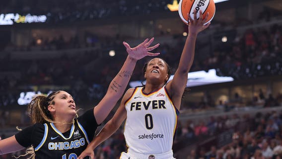 Mitchell’s 35 points lift Fever over Sky 93-78; Clark and Reese sit out