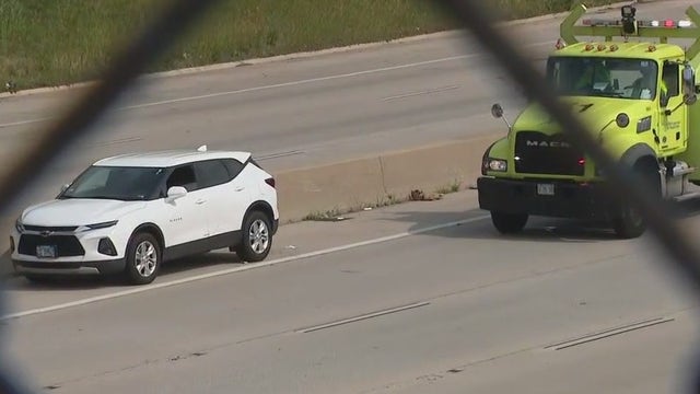 Shooting on Dan Ryan Expressway results in injuries, lane closure: police