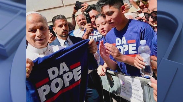 Chicago family gifts 'Da Pope' shirt to Pope Leo XIV in Italy