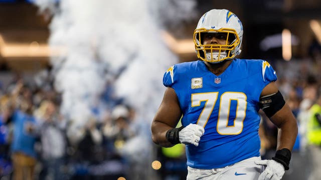 Chargers lock in Northwestern Football alum Rashawn Slater with a multi-year extension