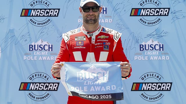 Shane van Gisbergen wins the pole for Cup Series race in downtown Chicago
