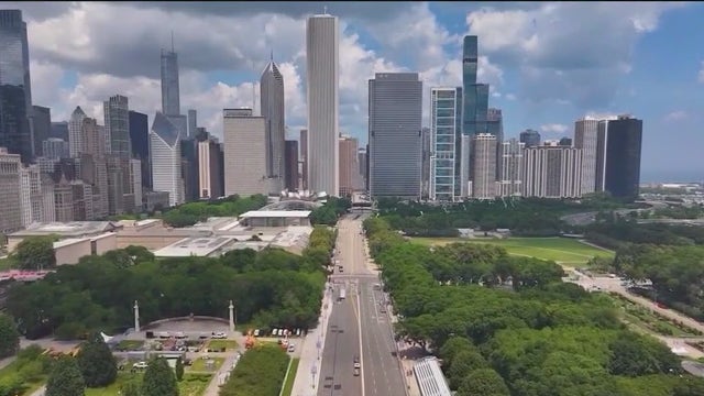 Chicago crime: Robbers snatch gold chains from victims in the Loop