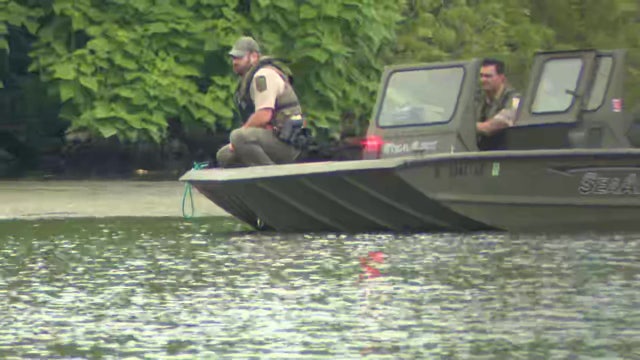 Search for missing fisherman in Fox River suspended until Thursday morning