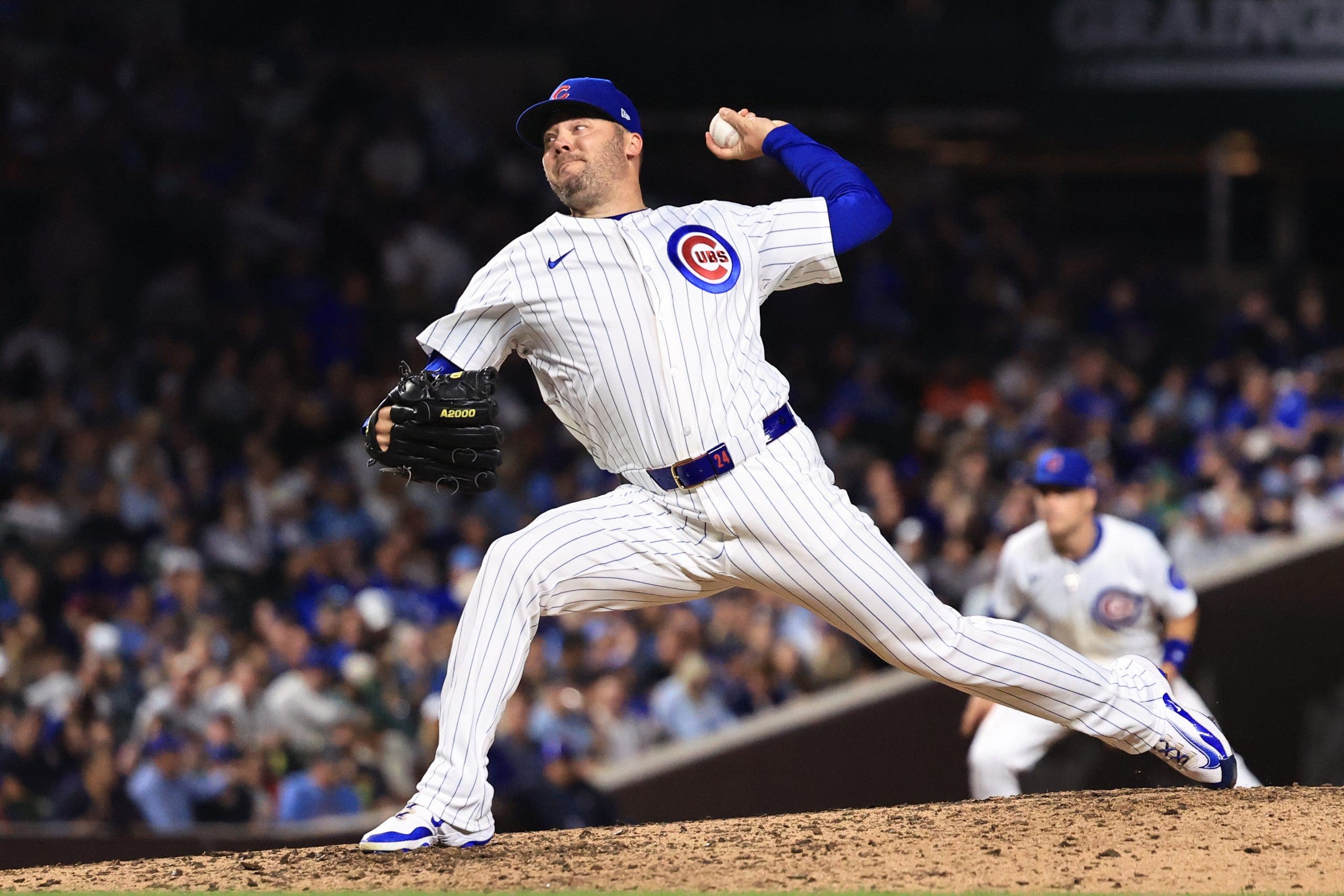 Cubs agree to 1-year contract with LH reliever Caleb Thielbar, AP source says