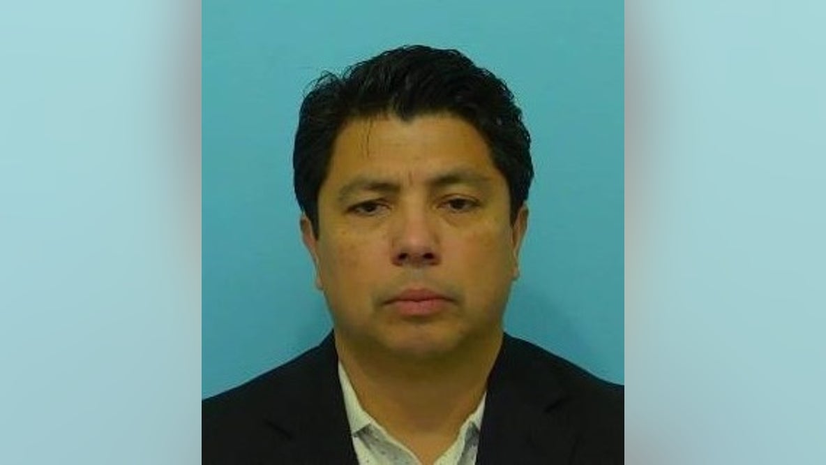 Illinois man accused of hiding cameras in suburban gym bathrooms