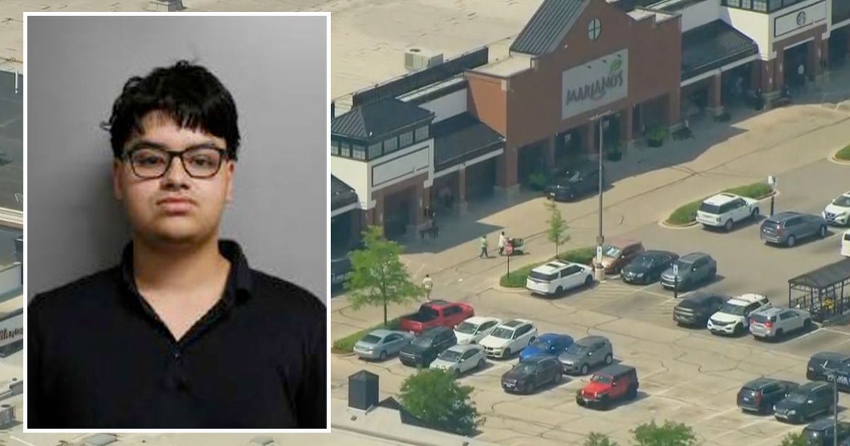 Man charged after waving gun at driver, walking into suburban Mariano's ...