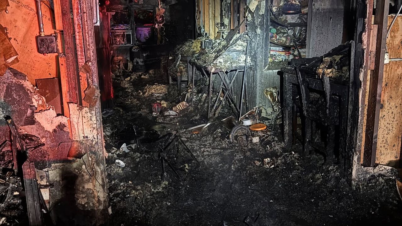 Firefighter injured in blaze that destroyed Indiana home