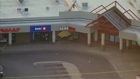 Chicago officer injured, fired gun after GameStop smash-and-grab on Northwest Side