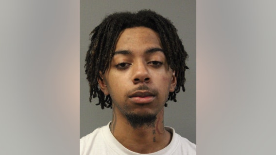 Chicago teen arrested after carjacking 2 men on NW Side, police say