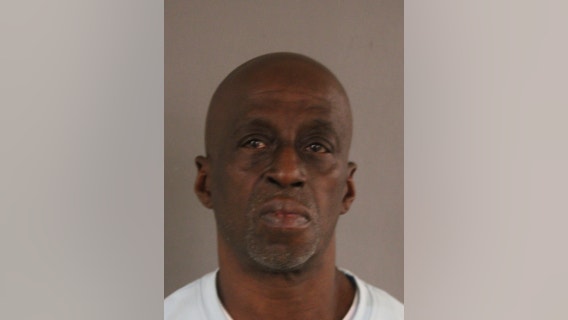 Chicago crime: Man, 59, stabbed, injured 43-year-old victim, police say