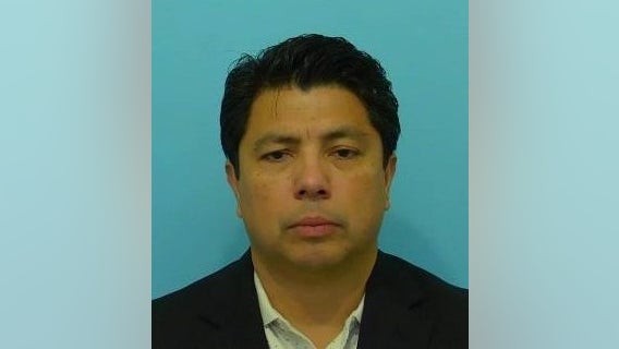 Illinois man accused of hiding cameras in suburban gym bathrooms