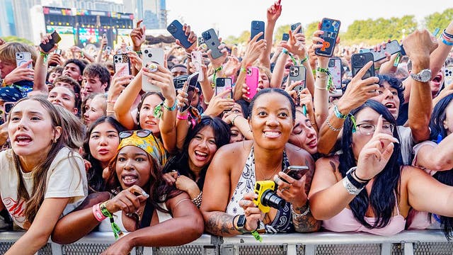 Lollapalooza drew 115,000 people per day, with only 12 arrests, officials say