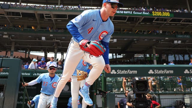 Jack Suwinski’s tiebreaking homer in the 9th lifts Pirates over struggling Cubs 3-2