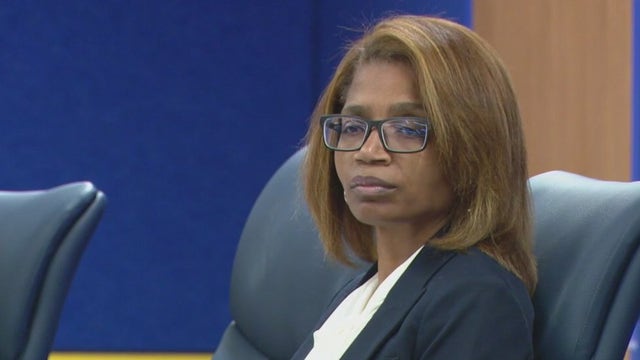 Chicago Public Schools board members split on proposed budget to close $734M deficit