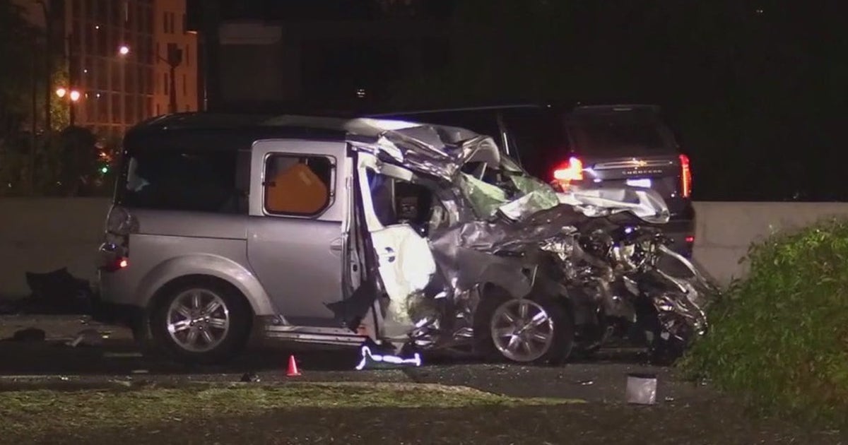 Man killed in head-on crash on DuSable Lake Shore Drive | FOX 32 Chicago