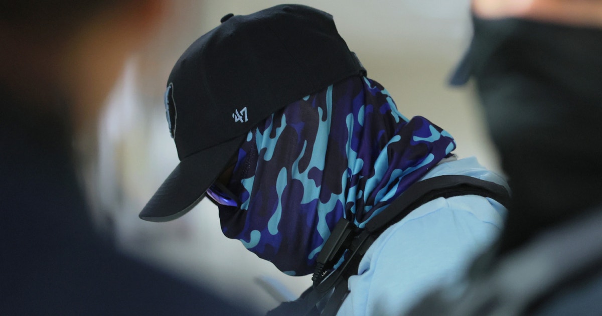 Suburban Chicago man arrested after alleged violent encounter with federal immigration agents