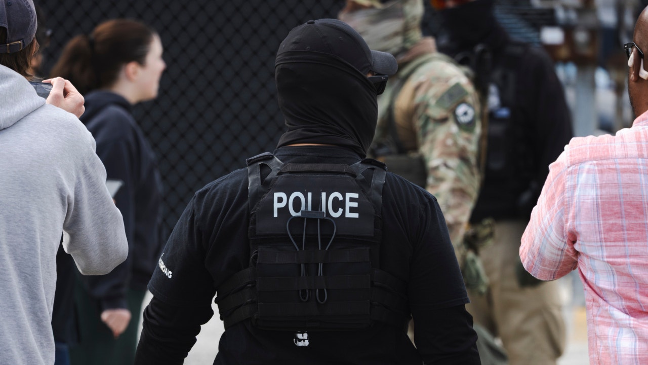 ICE Launches Operation Midway Blitz Targeting Criminal Illegal Immigrants Chicago