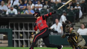 Vargas hits 2-run HR, Martin pitches 6 innings as White Sox beat Padres 4-3 to end 6-game skid