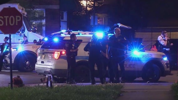 Chicago police shoot man who approached them with large knife on West Side