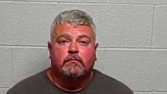 Illinois man charged with DUI after crash, leaving behind passenger, police say