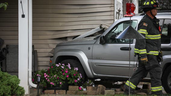 Car crashes into Woodstock duplex, causing gas leak