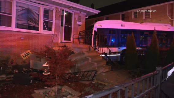 Chicago bus slams into house after hit-and-run crash on North Side, CPD says