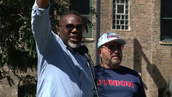 Johnson criticizes Trump during Labor Day protest: 'No troops in Chicago!'