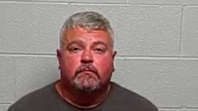 Illinois man charged with DUI after crash, leaving behind passenger, police say