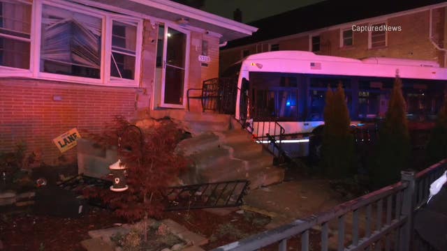 Chicago bus slams into house after hit-and-run crash on North Side, CPD says