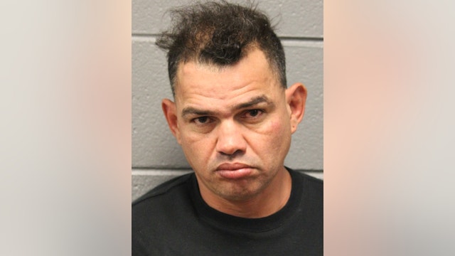 Chicago man charged with attempted murder in West Side triple stabbing