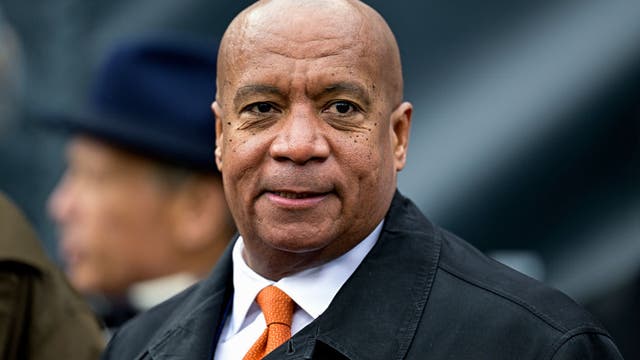 Chicago Bears President Kevin Warren sells Arlington Heights stadium to fans before season opener