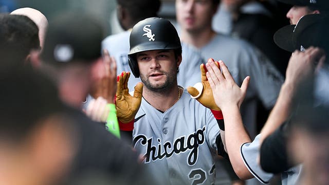Benintendi's two-HR, four-hit day propels White Sox past Twins
