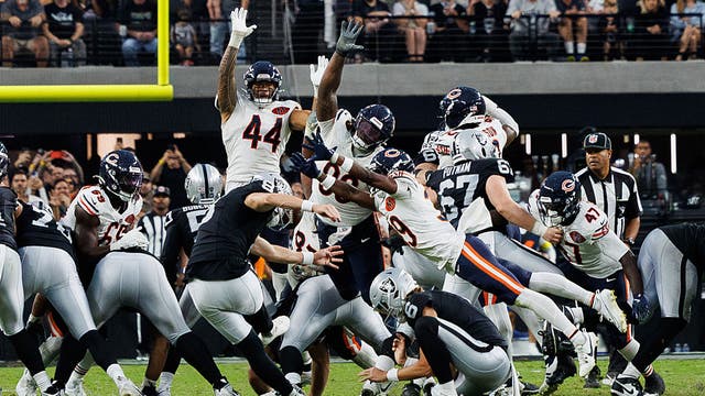 Chicago Bears 25, Las Vegas Raiders 24: Josh Blackwell block wins it for the Bears