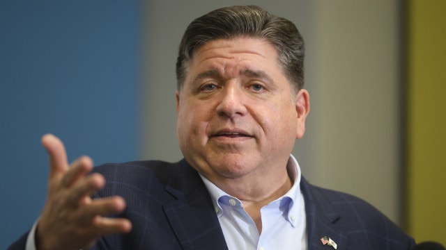 Pritzker responds to report about photo he took with 'peacekeeper' accused in deadly Chicago burglary, crash