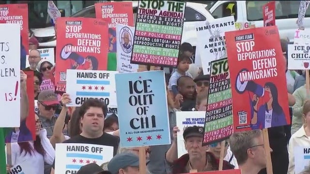 Protesters march in downtown Chicago against immigration crackdown