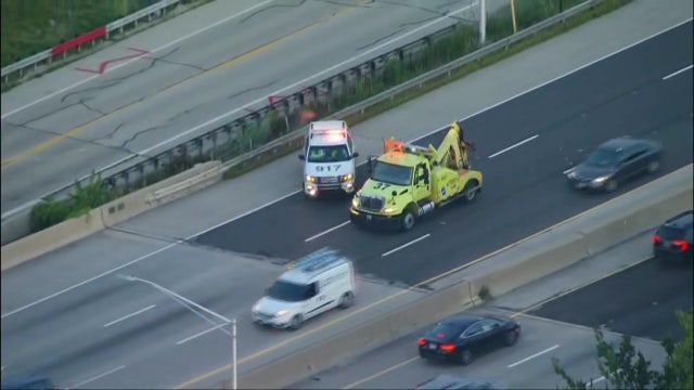 Pothole on Edens Expressway leaves drivers with flat tires, massive delays