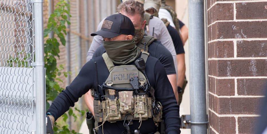 Chicago, more suburbs issue warnings about possible ICE activity