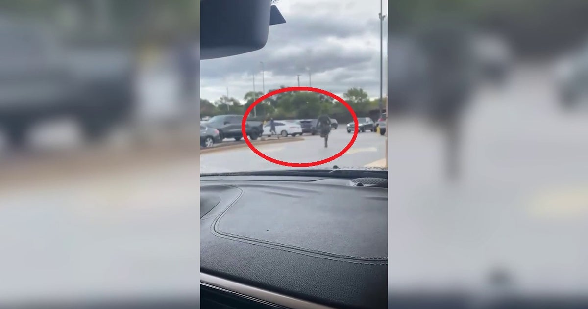 Video shows federal agents chase man outside Home Depot in Chicago ...