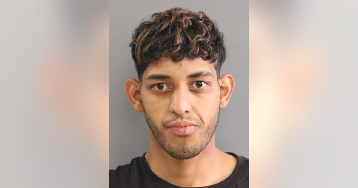 Chicago man arrested a month after Southwest Side stabbing, robbery ...