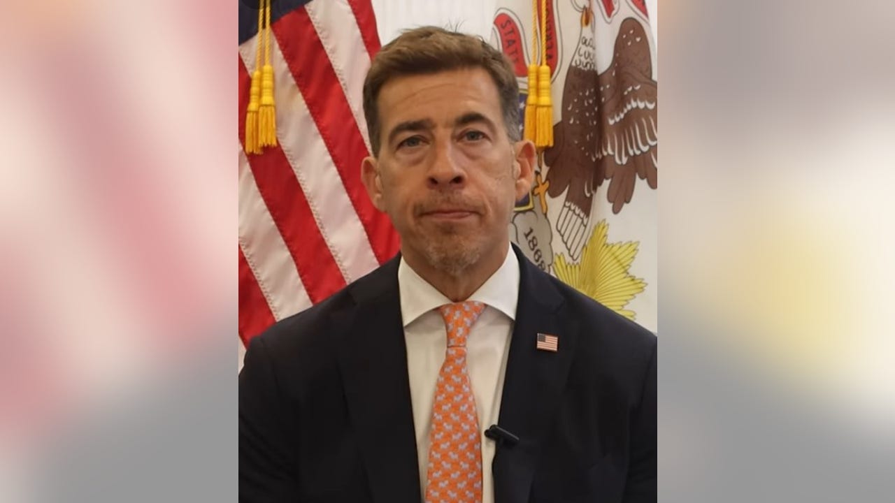 Giannoulias warns ICE agents against illegal license plate swaps in Illinois: 'No one is above the law'