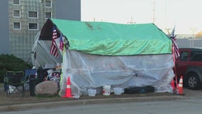 Broadview police remove ICE protesters' 'Yes We Canopy' tent